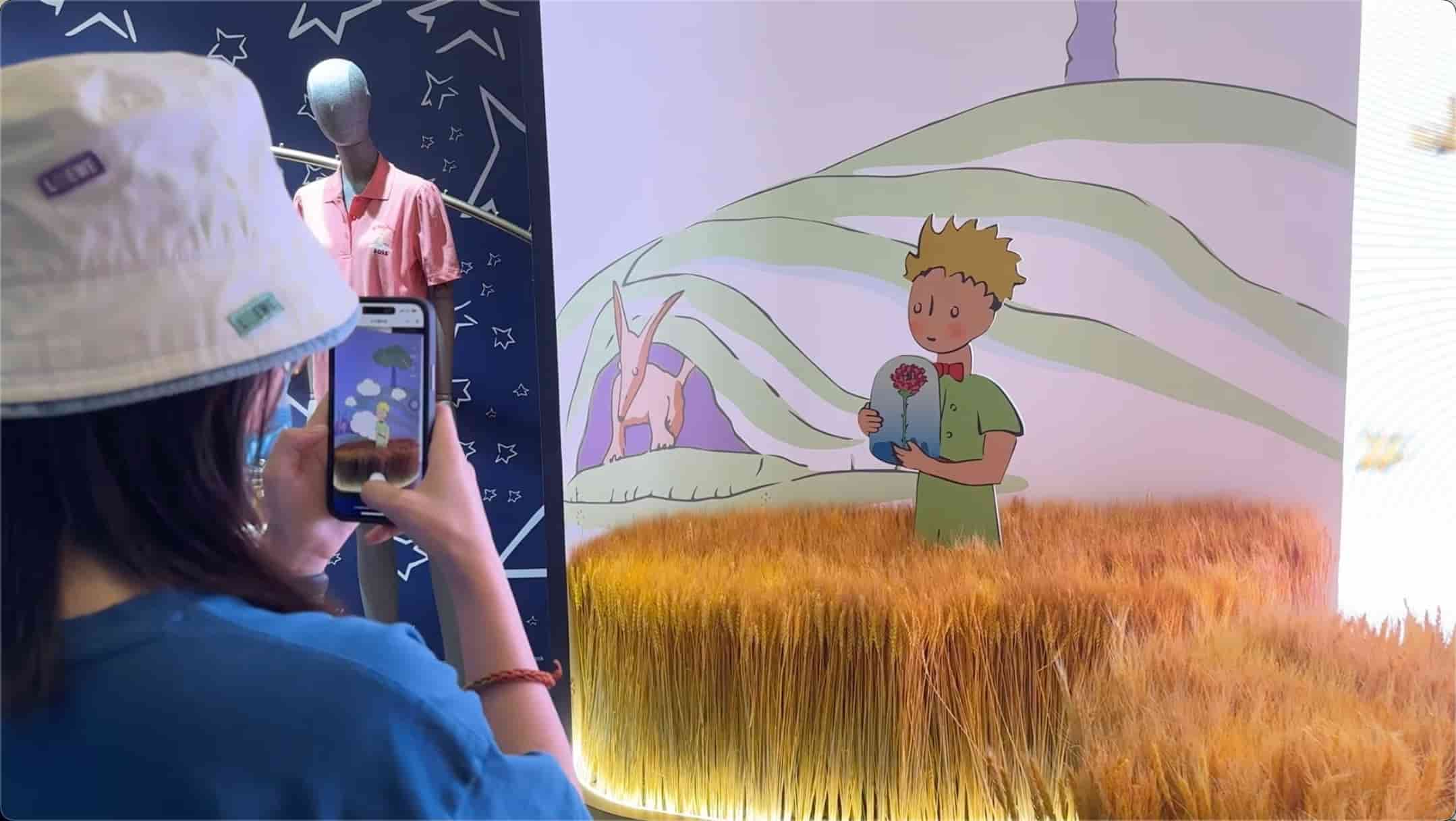 WebAR experience in retail: Boss pop-up store |source:Kivisense