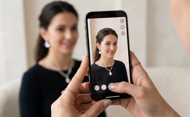 Augmented Reality Jewelry Swarovski Case